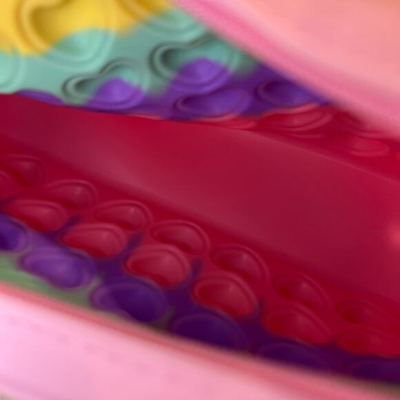 Heart Shaped Pop It Handbag - Picture 2 of 3